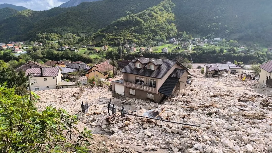 Schwere Fluten und Erdrutsche in Bosnien und Herzegowina, Jablanica isoliert - Help-Nothilfeteams im Einsatz - Bild: presseportal.de
