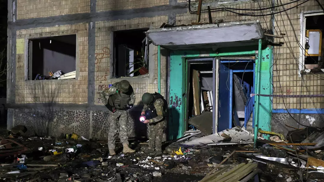 Russische Angriffe richten schwere Zerstörungen in Charkiw an. (Archivbild) - Bild: ---/Ukrinform/dpa