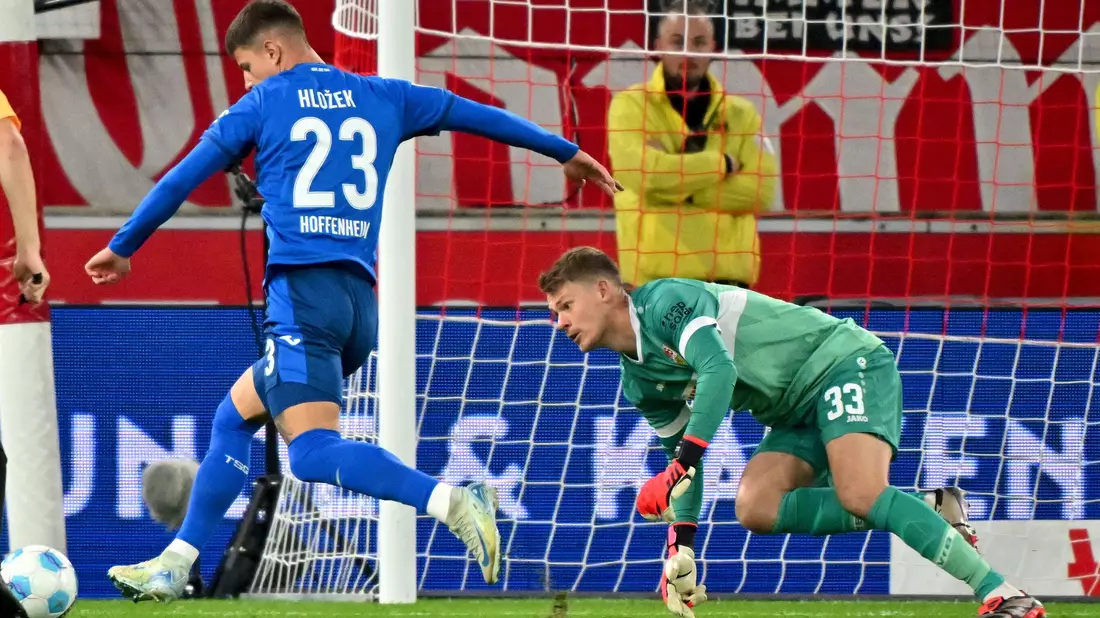 VfB-Profi Jamie Leweling ist zum ersten Mal bei der Nationalmannschaft dabei.  - Bild: Jan-Philipp Strobel/dpa