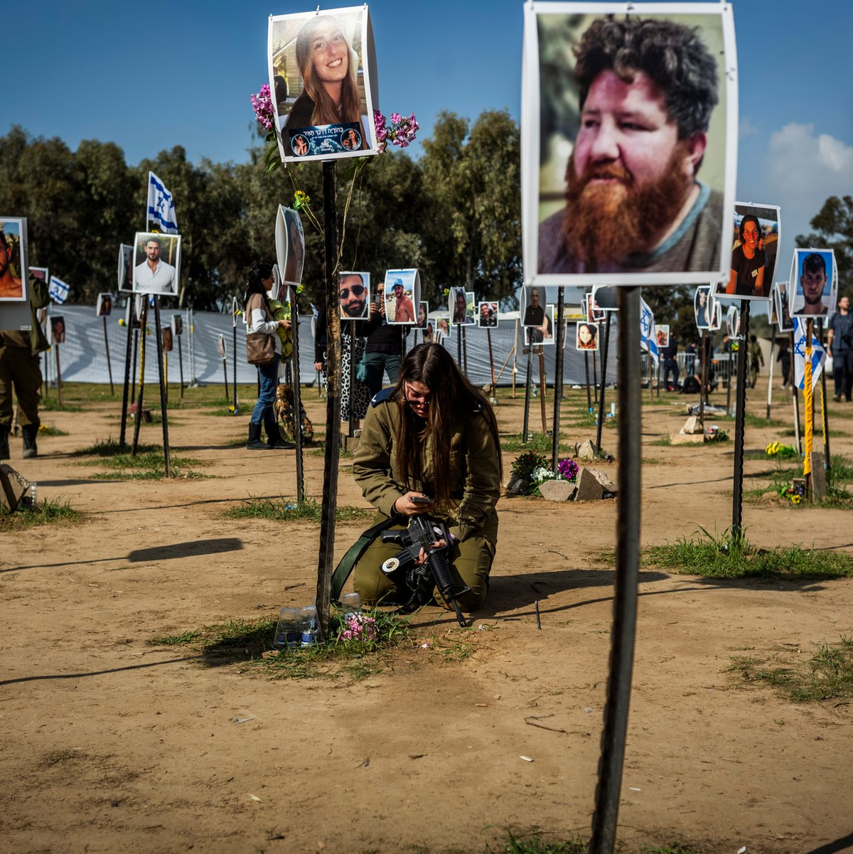 In Israel wird der Opfer des Terrorangriffs vom 7. Oktober gedacht.   - Foto: Ilia Yefimovich/dpa