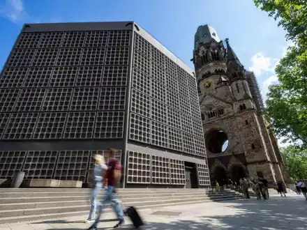 Das Gedenken in Berlin findet in der Gedächtniskirche statt (Archivbild)   - Foto: Monika Skolimowska/dpa