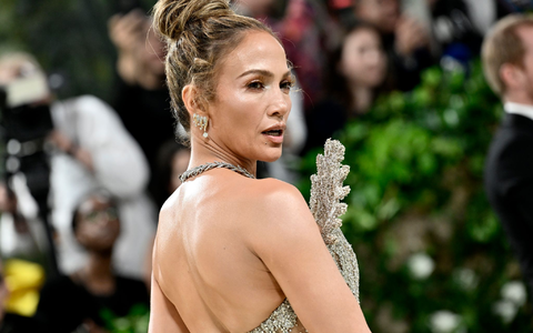 Jennifer Lopez erinnert sich an ihren ersten Auftritt bei den American Music Awards. (Archivfoto) - Foto: Evan Agostini/Invision/AP/dpa