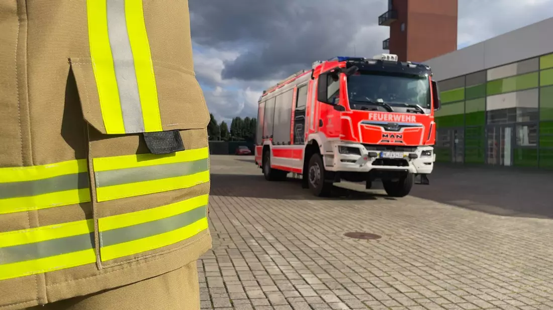 FW-Langenfeld: Neue Dienstkleidung für die Feuerwehr - Bild: presseportal.de