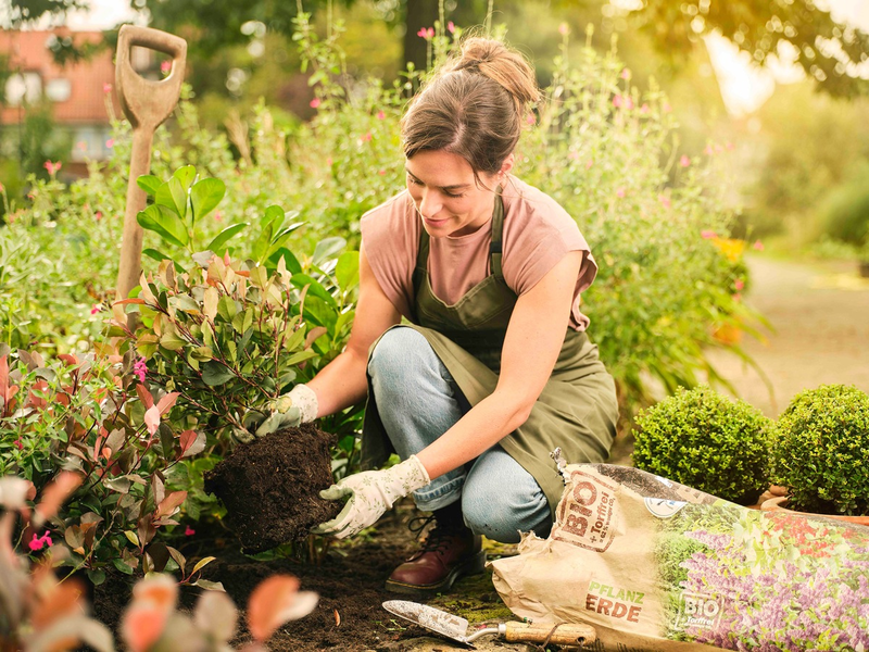 Gärtnern im Herbst: Mit torffreier Erde Klimaschutz pflanzen - Foto: presseportal.de