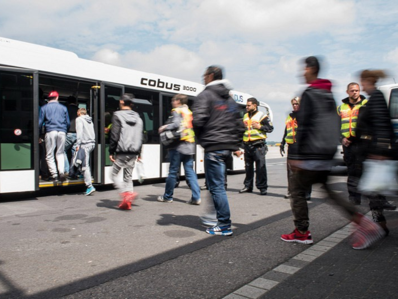 BPOL NRW: Bundespolizei nimmt zwei gesuchte Männer fest - Einer wurde mit Abschiebungsverfügung von den Ausländerbehörden gesucht - Foto: presseportal.de