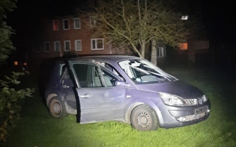 BPOL-FL: Handewitt - Fahrer ohne Führerschein; falsche Kennzeichen am Auto - Foto: presseportal.de