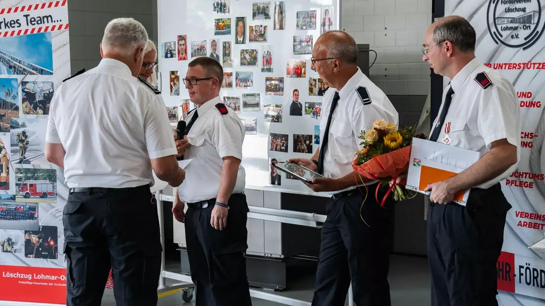 FW-Lohmar: 100 Jahre Löschzug Lohmar - Ein besonderes Jubiläum und außergewöhnliche Ehrungen - Bild: presseportal.de