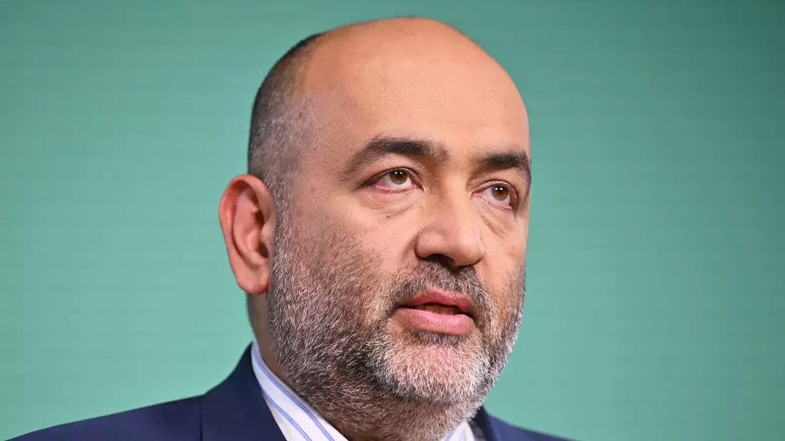 Der scheidende Co-Vorsitzende der Grünen, Omid Nouripour, hat mehrere Ratschläge für die FDP-Fraktion. (Archivbild) - Bild: Anna Ross/dpa