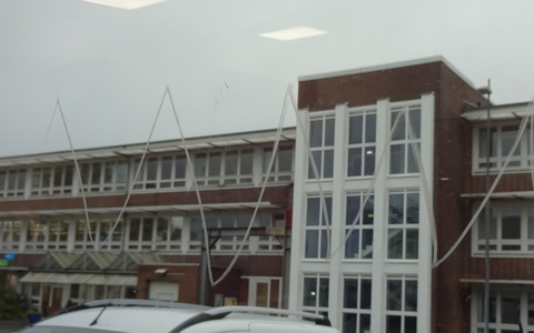 POL-WHV: Gewerbegelände Roffhausen - Sachbeschädigung an 23 Glaseinlassungen- Zeugenaufruf - Foto: presseportal.de