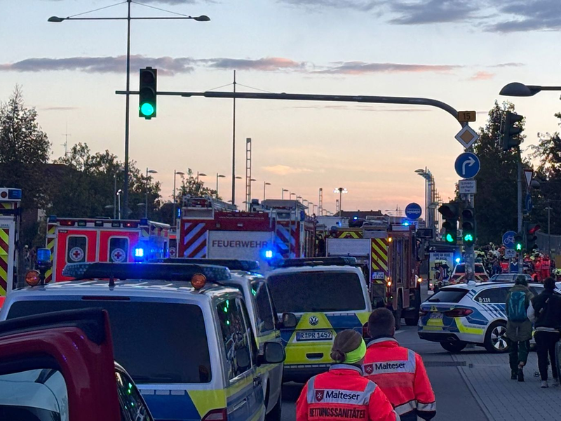 Zur Unfallursache machte die Polizei zunächst keine Angaben. - Foto: vifogra/dpa