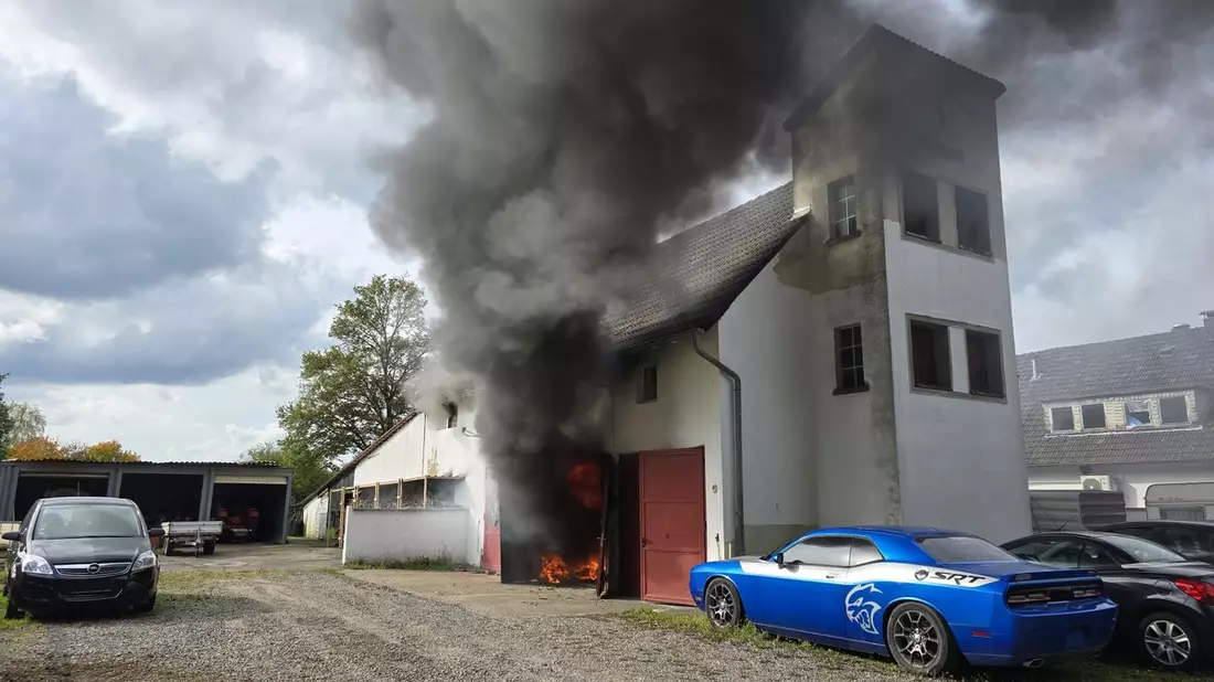 FW-MK: PKW Brand im Gebäude - Bild: presseportal.de