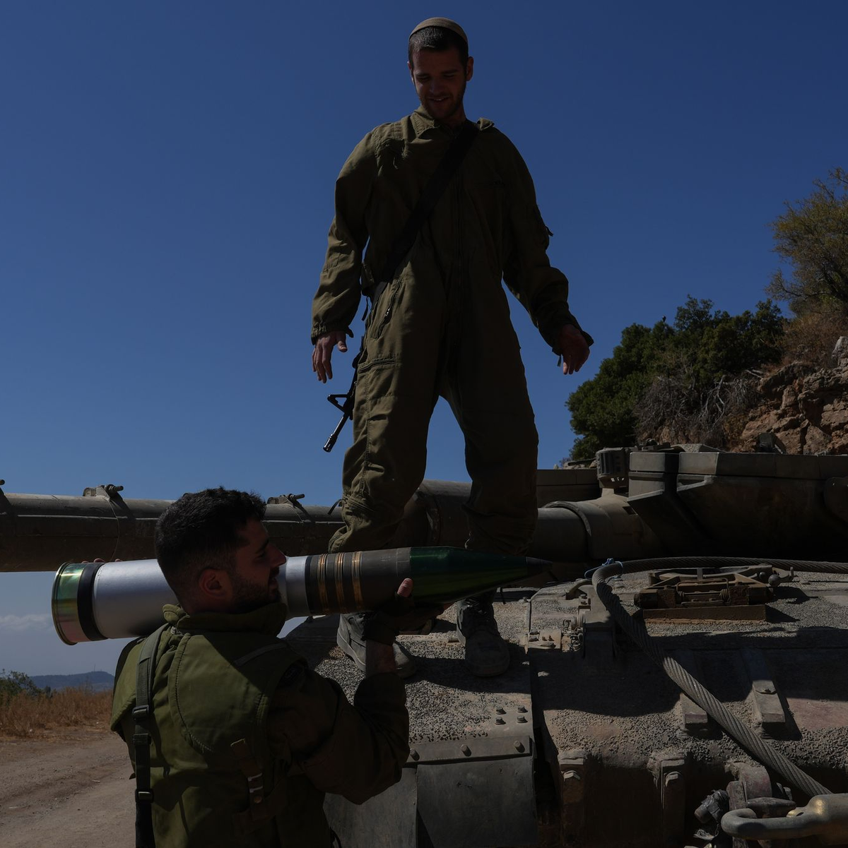 Im Einsatz gegen Stellungen der Hisbollah im Südlibanon verstärkt Israel seine Bodentruppen. - Foto: Ayal Margolin/JINI via XinHua/dpa
