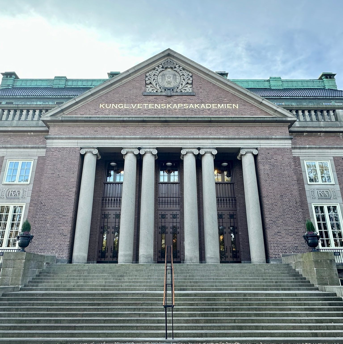 In der Königlich-Schwedischen Akademie der Wissenschaften sind die letzten Nobelpreisträger des Jahres verkündet worden. (Archivbild) - Foto: Steffen Trumpf/dpa