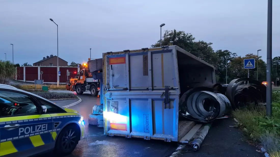 FW-BO: Verkehrsunfall eines LKW in Stiepel - Bild: presseportal.de