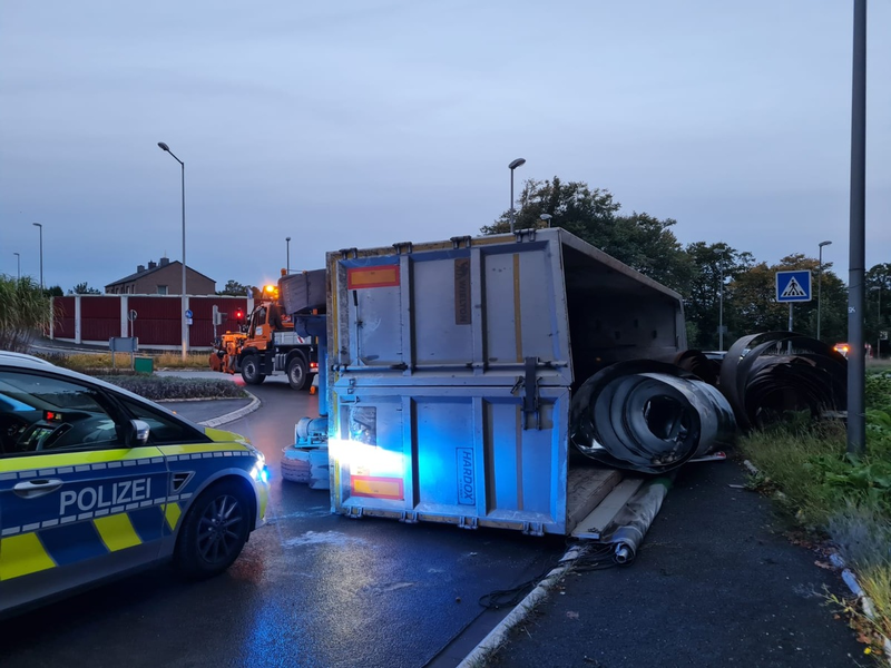 FW-BO: Verkehrsunfall eines LKW in Stiepel - Foto: presseportal.de