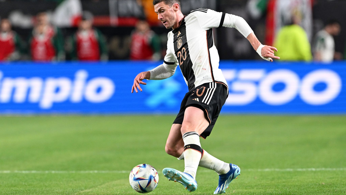 Robin Gosens ist zurück. Zuletzt spielte er im Oktober 2023 gegen Mexiko für Deutschland. - Foto: Federico Gambarini/dpa