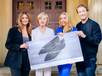 Mareile Höppner besucht Liz Mohn / Große Spende für Schlaganfall-Betroffene - Foto: presseportal.de