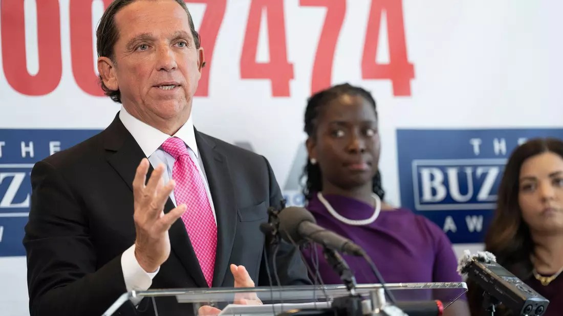Der Anwalt Tony Buzbee will gegen Prominente aus dem Umfeld des US-Rappers Sean «Diddy» Combs vorgehen. (Archivbild) - Bild: Elizabeth Conley/Houston Chronicle/AP/dpa