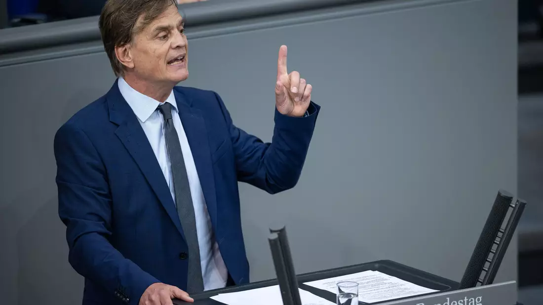 «Mir ist vor gar nichts bange», sagt AfD-Politiker Bernd Baumann über ein mögliches AfD-Verbotsverfahren. - Bild: Hannes P. Albert/dpa