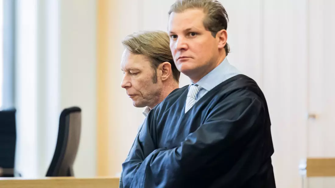 Der Freispruch für Christian B. (l.) wird vorerst nicht rechtskräftig. (Archivfoto) - Bild: Michael Matthey/dpa