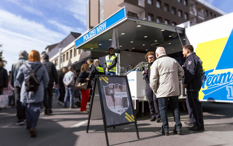 POL-RE: Castrop-Rauxel: AnsprechBAR auf dem Trödelmarkt in der Innenstadt - Foto: presseportal.de