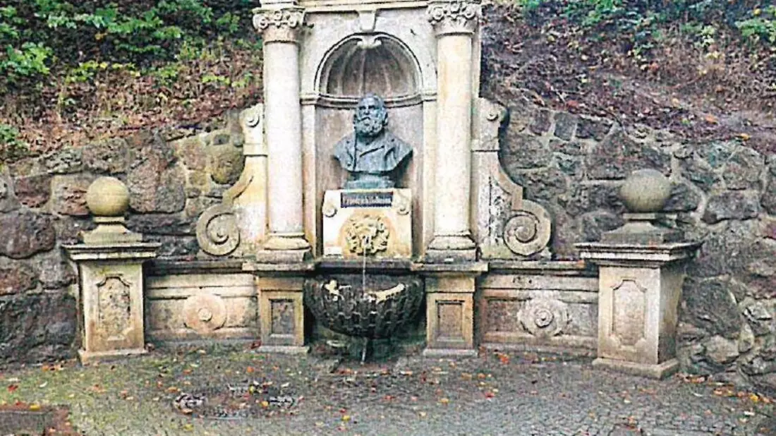 LPI-GTH: Denkmäler beschädigt - Zeugen gesucht - Bild: presseportal.de