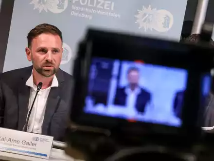 Fahndern ist ein großer Schlag bei der Verbreitung von kinderpornografischen Bildern gelungen (Foto aktuell). - Foto: Oliver Berg/dpa