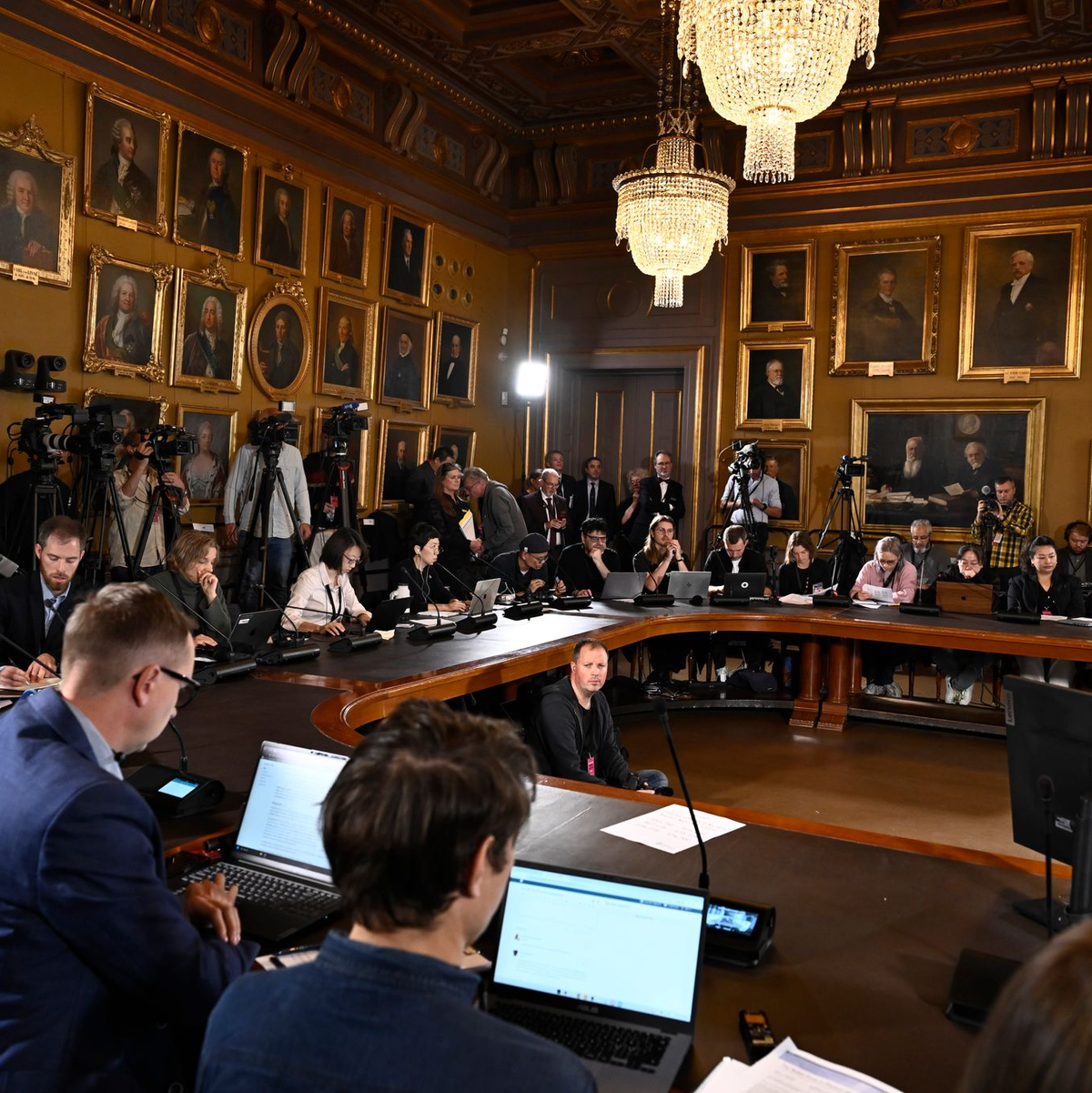 John Hopfield und Geoffrey Hinton gelangen entscheidende Erfindungen, die maschinelles Lernen mit künstlichen neuronalen Netzen ermöglichten, hieß es von der Königlich-Schwedischen Akademie der Wissenschaften. - Foto: Christine Olsson/TT News Agency/AP/dpa