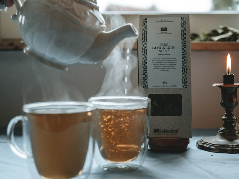 Tag des losen Tees mit TeeGschwendner / Hygge & Teegenuss: 93 Prozent der Teeliebhaber wählen losen Tee für gemütliche Herbstmomente - Foto: presseportal.de