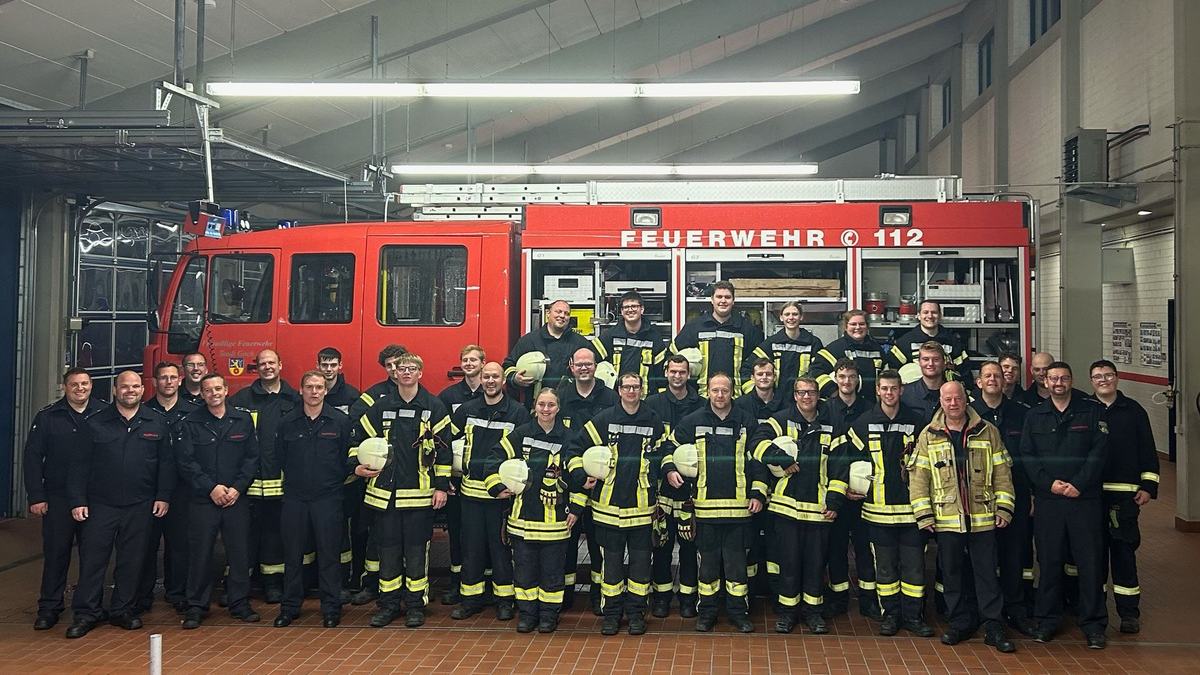 Feuerwehr Goch: 160stündige Grundausbildung beendet - Foto: presseportal.de