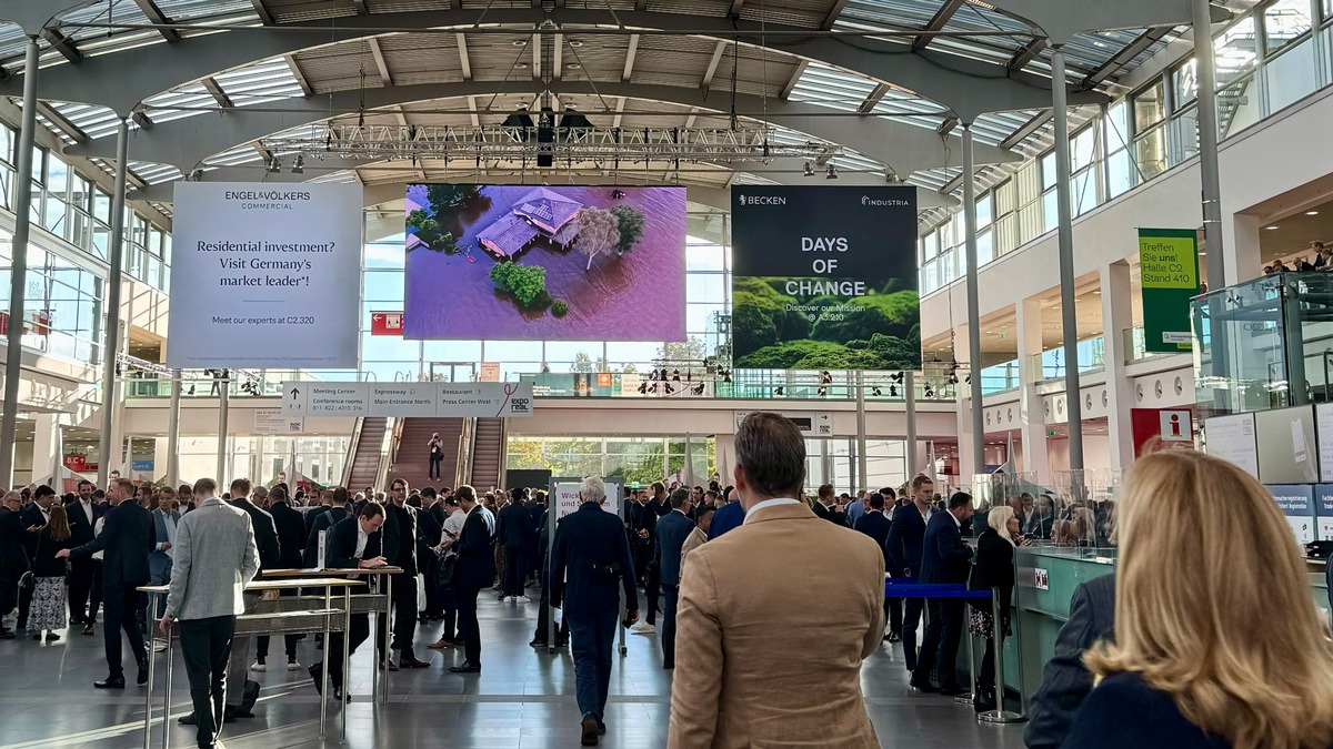 Messe.TV berichtet von der EXPO REAL 2024: Nachhaltigkeit, Wohnraummangel und zukunftsweisende Architektur im Fokus - Foto: presseportal.de