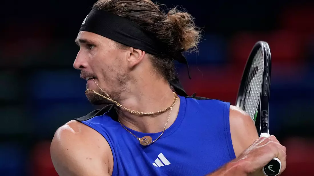 Alexander Zverev kämpft sich in Shanghai ins Achtelfinale. - Bild: Andy Wong/AP