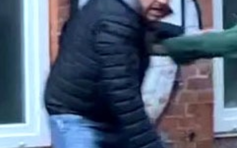 POL-KI: 241008.6 Kiel: Polizei veröffentlicht Bilder des TatverdÀchtigen (Folgemeldung zu 241008.3 & 241008.5) - Foto: presseportal.de POL-KI: 241008.6 Kiel: Polizei veröffentlicht Bilder des TatverdÀchtigen (Folgemeldung zu 241008.3 & 241008.5) - Foto: presseportal.de