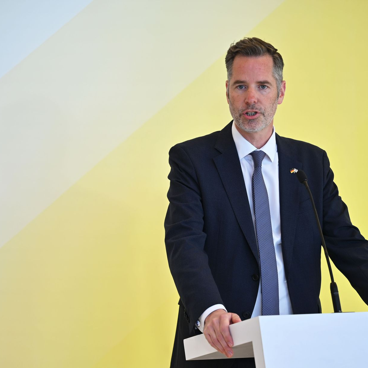 Mehr Ordnung in der Migrationspolitik sei ein Schwerpunkt der Ampel, sagt der FDP-Fraktionsvorsitzende Christian Dürr. - Foto: Carla Benkoe/dpa