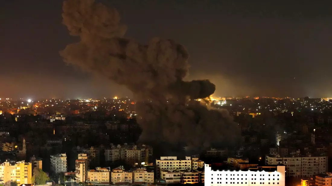 Seit Beginn der Gefechte vor einem Jahr wurden laut Gesundheitsministerium mehr als 2.000 Menschen im Libanon getötet, über 10.000 Weitere verletzt. - Bild: Hassan Ammar/AP