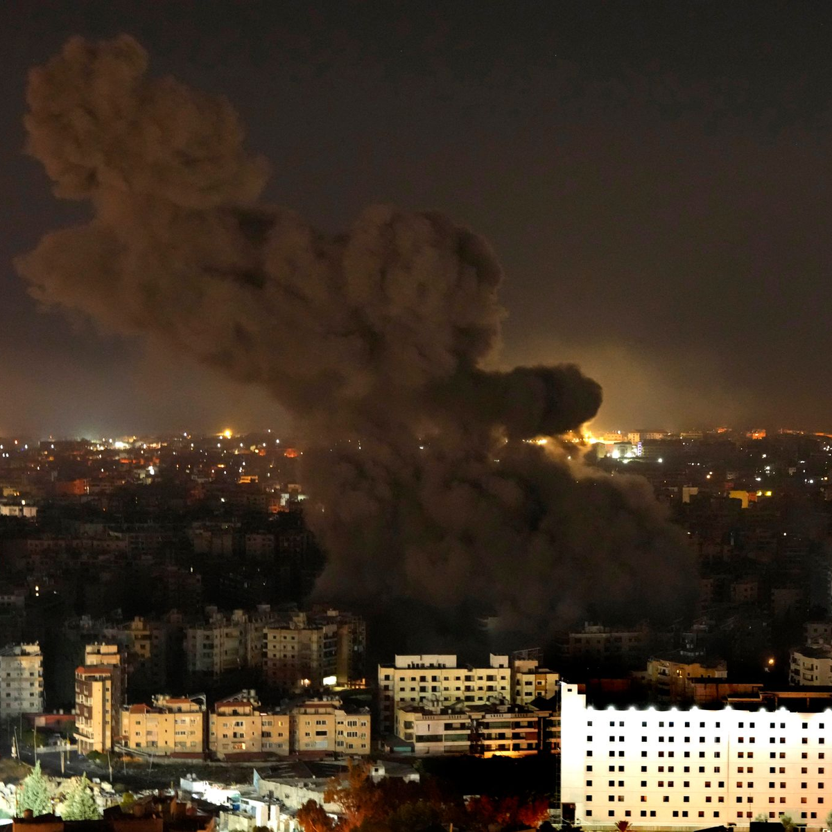 Seit Beginn der Gefechte vor einem Jahr wurden laut Gesundheitsministerium mehr als 2.000 Menschen im Libanon getötet, über 10.000 Weitere verletzt. - Foto: Hassan Ammar/AP