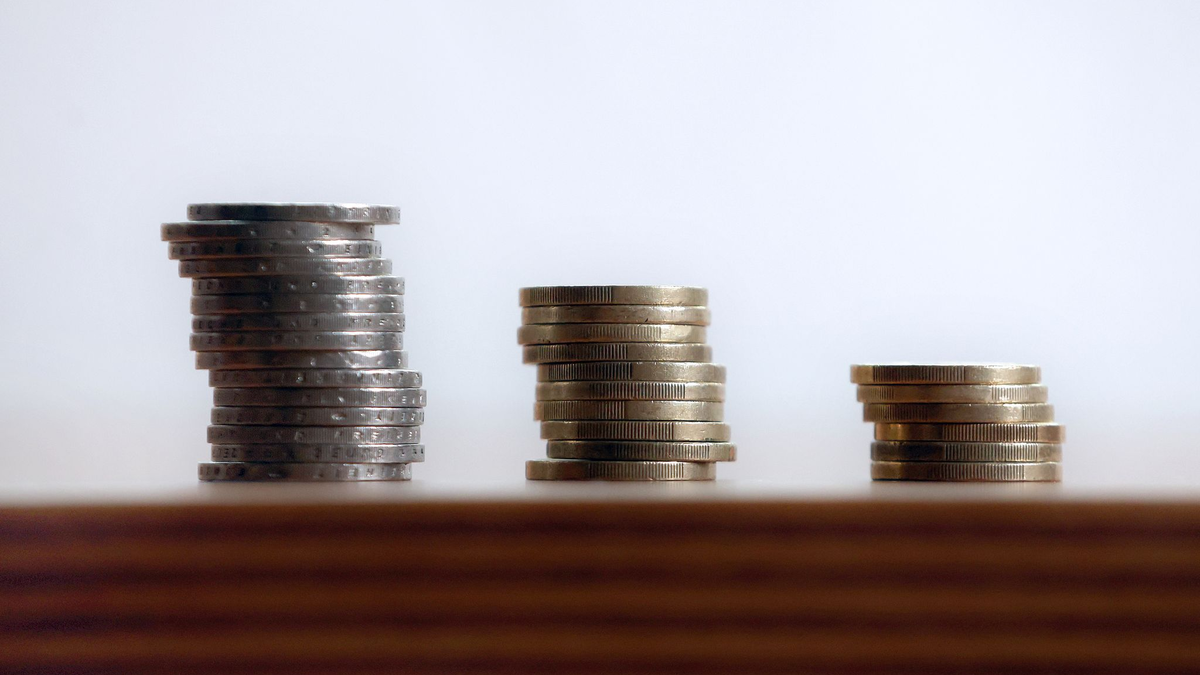 Geld auf die hohe Kante als Notgroschen oder für Krisenzeiten - vielen Menschen sind diese Ziele beim Sparen derzeit besonders wichtig. (Foto Illustration) - Foto: Karl-Josef Hildenbrand/dpa