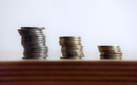 Geld auf die hohe Kante als Notgroschen oder für Krisenzeiten - vielen Menschen sind diese Ziele beim Sparen derzeit besonders wichtig. (Foto Illustration) - Foto: Karl-Josef Hildenbrand/dpa