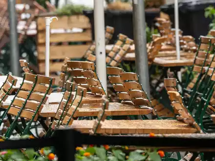 «Die Außengastronomie gehört definitiv bislang nicht zu den Gewinnern», sagte Dehoga-Hauptgeschäftsführerin Ingrid Hartges zum Wetter. (Archivbild) - Foto: Peter Kneffel/dpa