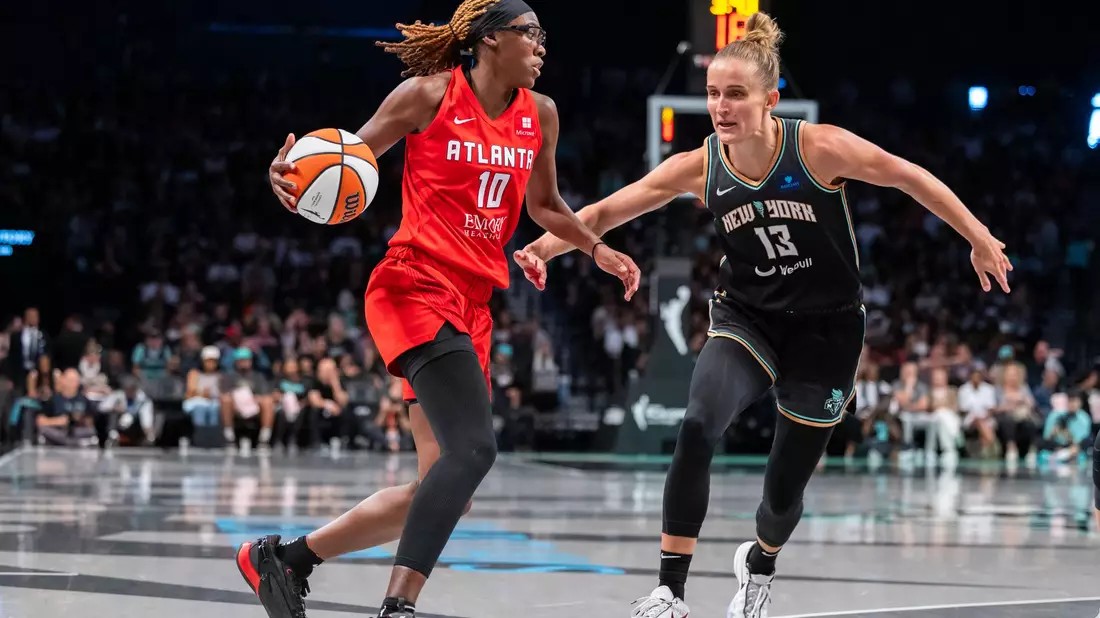Leonie Fiebich (r) könnte gleich in ihrer ersten Saison den Titel holen. - Bild: Corey Sipkin/AP/dpa