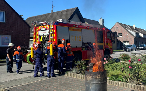 FW Frechen: Berufsfeuerwehrtag der Jugendfeuerwehr Frechen: Ein Tag und eine Nacht voller spannender Einsätze - Foto: presseportal.de