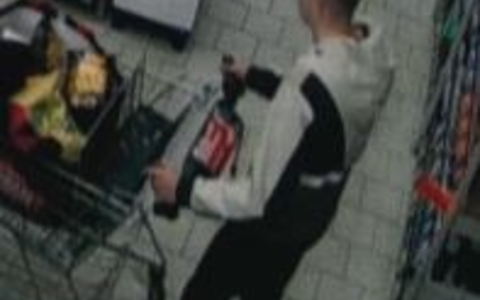 LPI-SLF: Öffentlichkeitsfahndung nach Diebstahl in Höhe von rund 1000 Euro: Hinweise zur Identität des Beschuldigten erbeten - Foto: presseportal.de