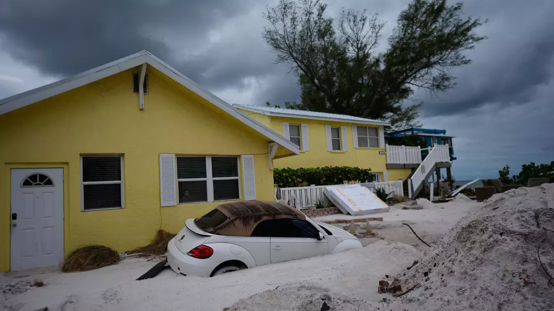 Nur wenige Tage zuvor war der Sturm «Helene» ebenfalls durch Florida gefegt. - Bild: Rebecca Blackwell/AP/dpa