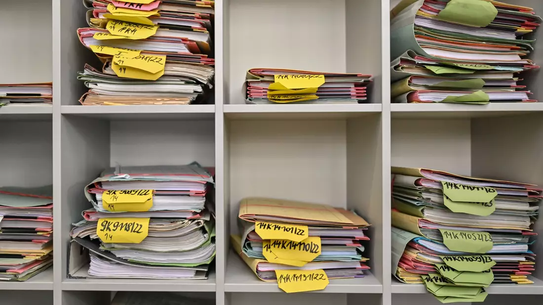Die deutschen Wirtschaftsverbände klagen unisono über zu viel Bürokratie. (Symbolbild) - Bild: Patrick Pleul/dpa
