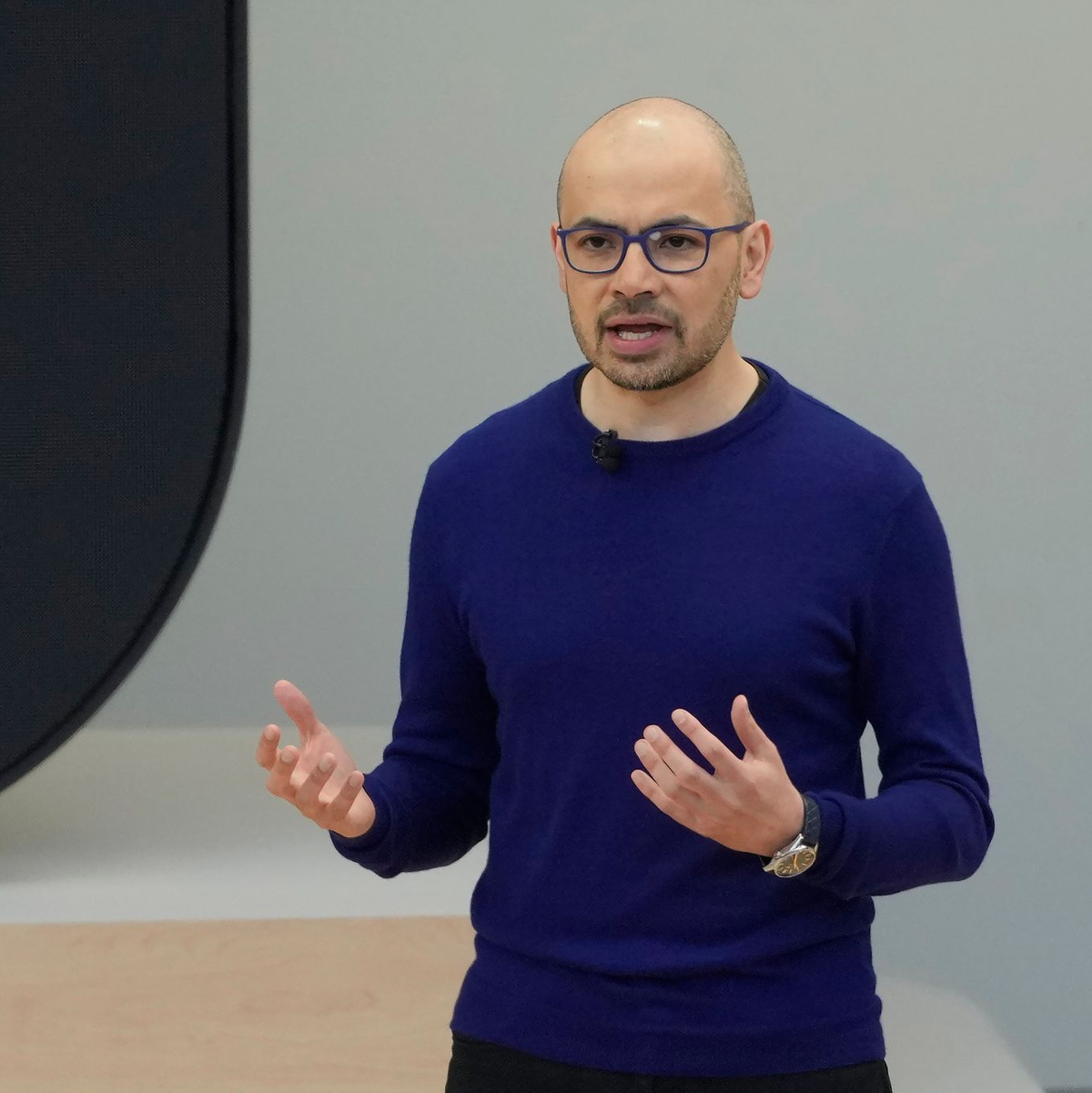 Demis Hassabis, Mitbegründer von DeepMind Technologies, spricht auf einer Veranstaltung in Mountain View. - Foto: Jeff Chiu/AP