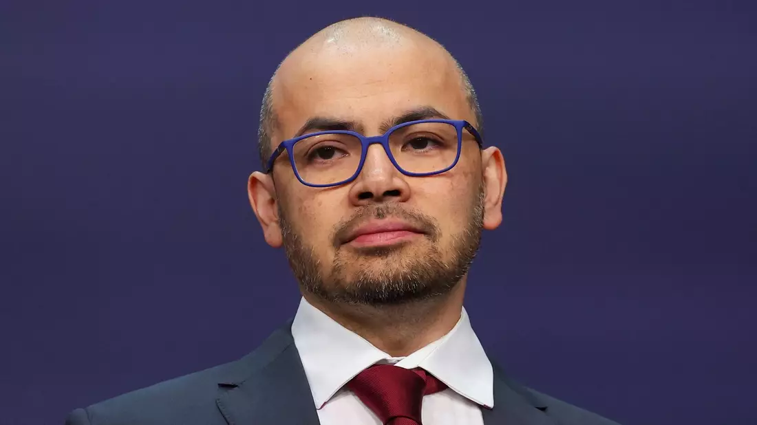 Demis Hassabis, CEO von DeepMind Technologies, nahm am britischen Sicherheitsgipfel für künstliche Intelligenz (KI) im Bletchley Park teil. - Bild: Toby Melville/Pool Reuters/AP/dpa