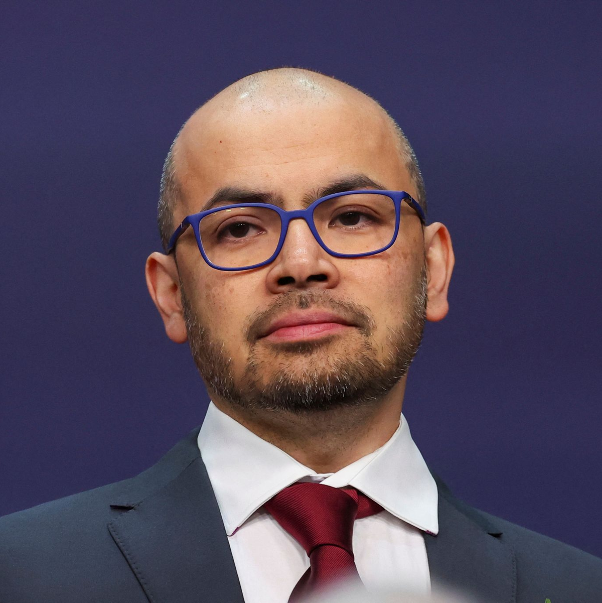Demis Hassabis, CEO von DeepMind Technologies, nahm am britischen Sicherheitsgipfel für künstliche Intelligenz (KI) im Bletchley Park teil. - Foto: Toby Melville/Pool Reuters/AP/dpa