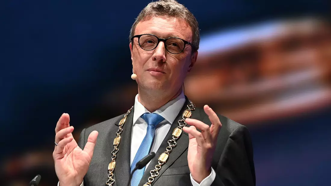 Das neue, KI-basierte Werkzeug habe zunächst einen Schock ausgelöst, sagte Patrick Cramer, Präsident der Max-Planck-Gesellschaft (MPG). 2023 sprach er bei einem Festakt zum 75-jährigen Jubiläum der MPG abgebildert. (Archivbild) - Bild: Swen Pförtner/dpa
