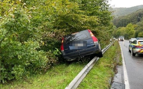 POL-PDNW: Verkehrsunfall mit leicht verletzter Autofahrerin - Foto: presseportal.de