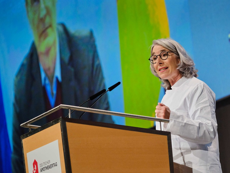 Deutscher Apothekertag / Overwiening: Politik gegen die Apotheken ist Politik gegen die Menschen! - Foto: presseportal.de